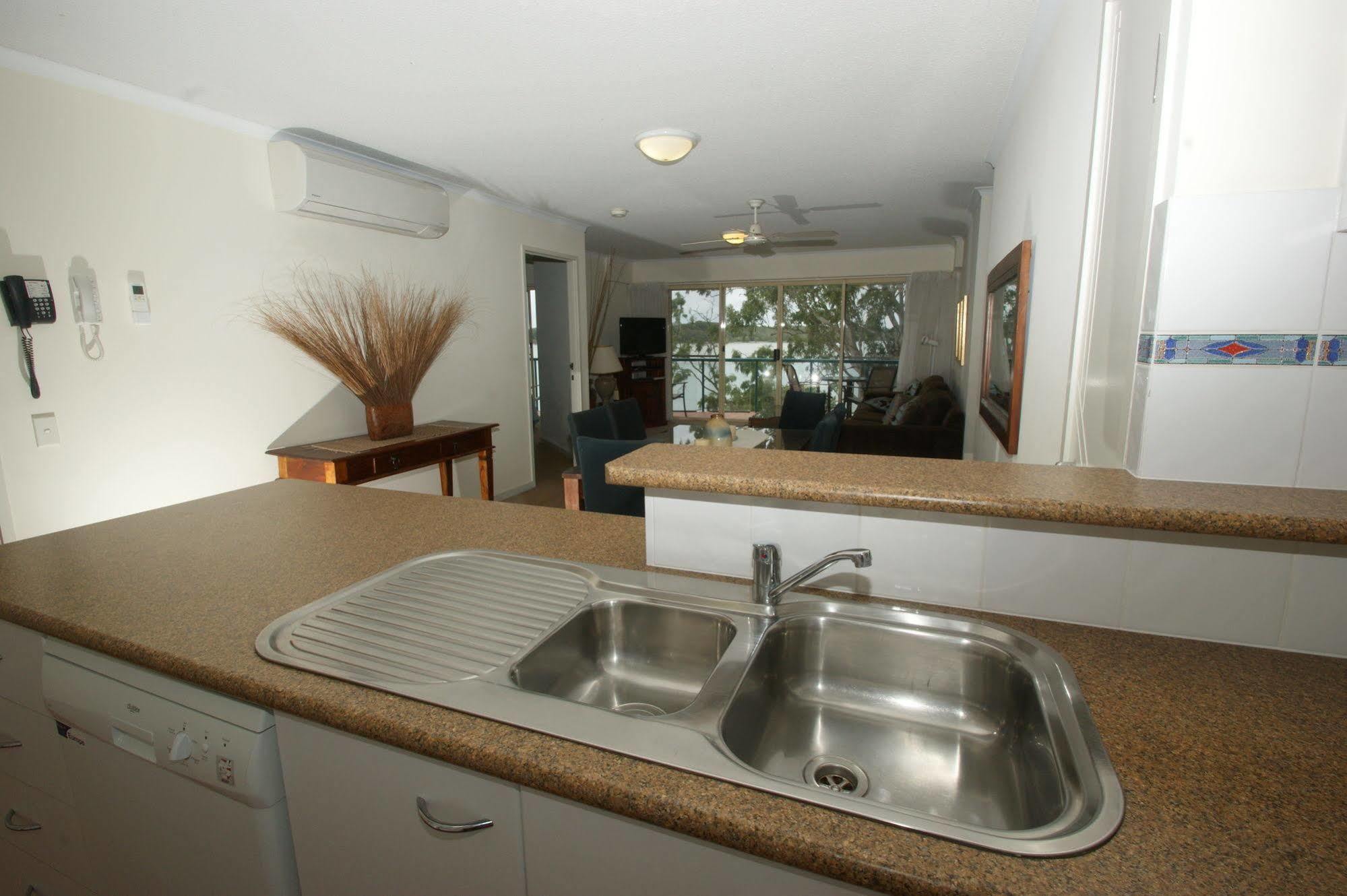 The Esplanade Riverview Holiday Apartments Maroochydore Exterior photo